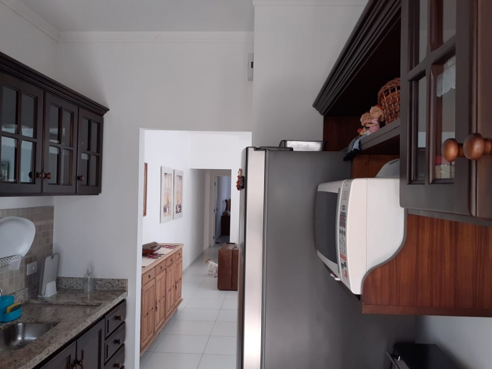 VENDO CASA COM 02 SUITES NO BA
